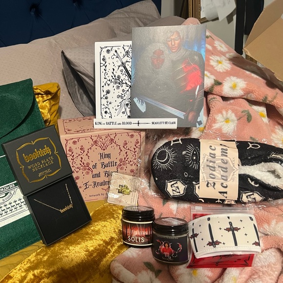 BOOKISH BOX BUNDLE! - Picture 6 of 15